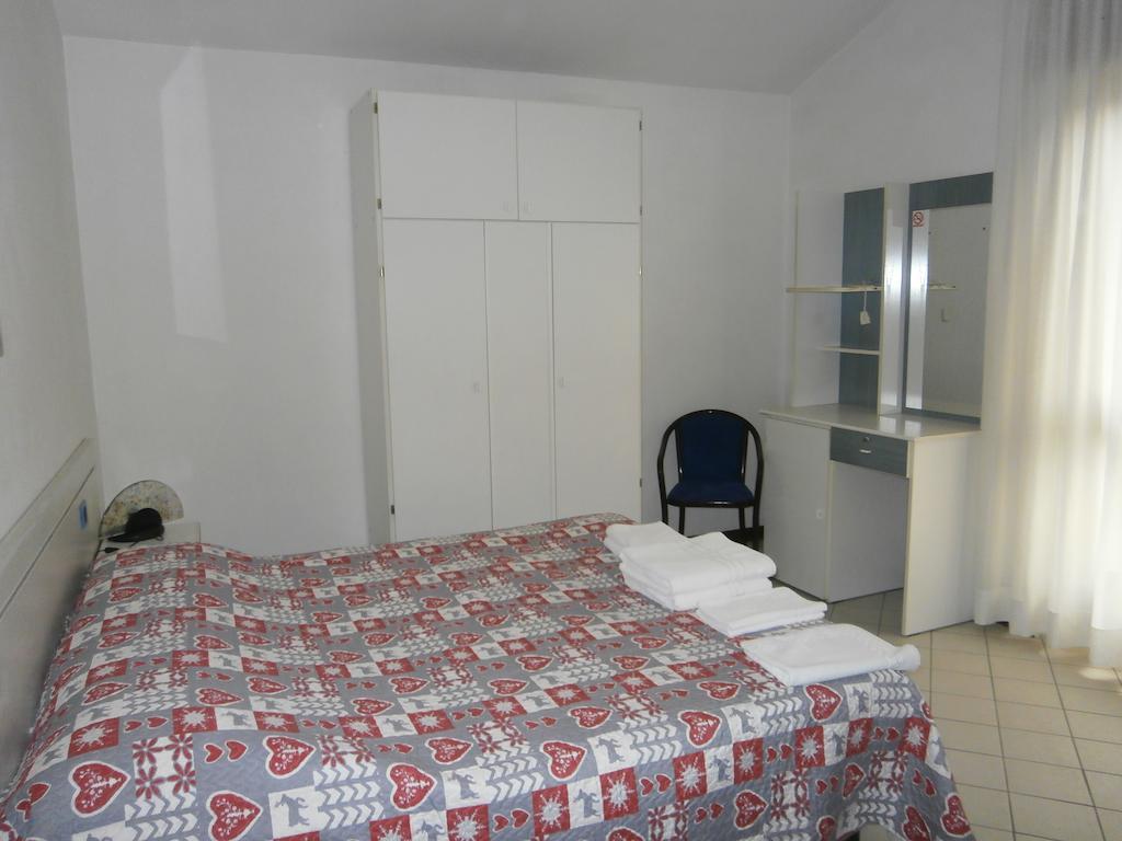 Nuovo Hotel Tripoli Settimo Vittone Δωμάτιο φωτογραφία